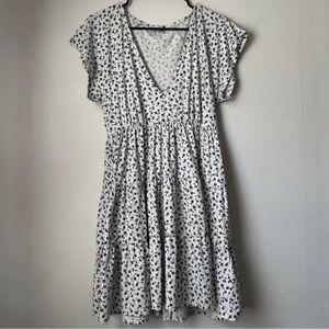 Urban Outfitters Black And White Floral Print Sundress Size Large
